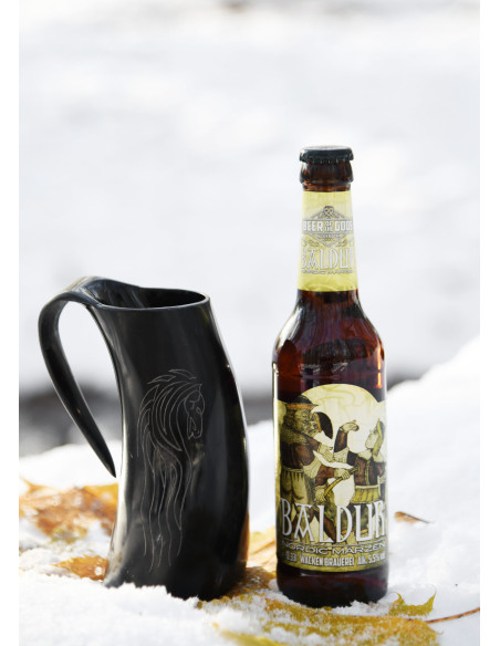 Caneca de cerveja Viking cavalos em...