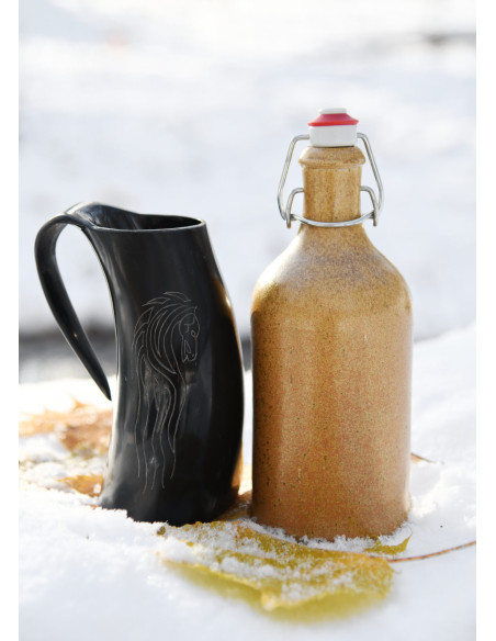 Caneca de cerveja Viking cavalos em...