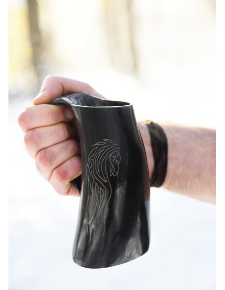 Caneca de cerveja Viking cavalos em...