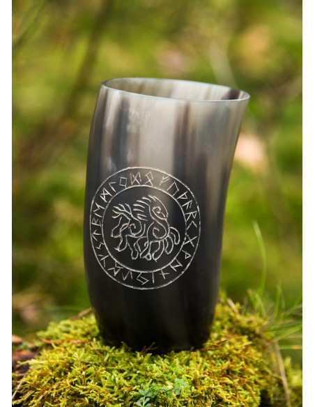 Copo vikingo cavalo Sleipnir em...