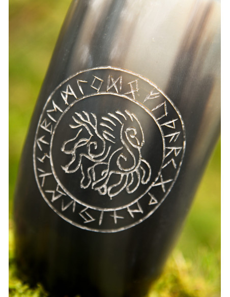 Copo vikingo cavalo Sleipnir em...