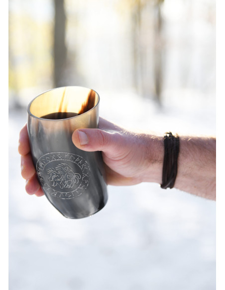 Copo vikingo cavalo Sleipnir em...