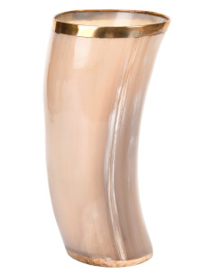 Vidro de chifre medieval com borda de latão (200-300 ml.)
