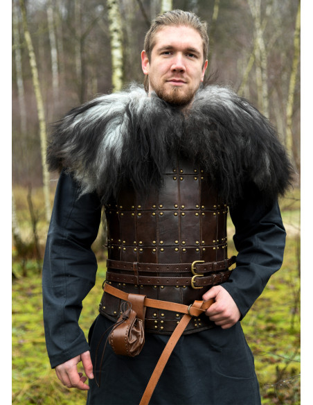 Capas de ombro para guerreiros em...