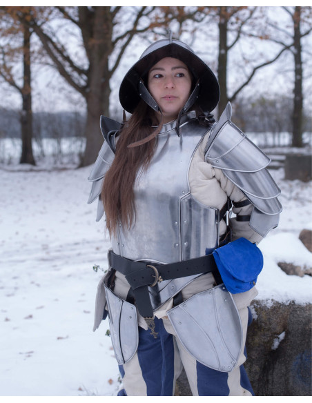 Peitoral medieval em aço polido...