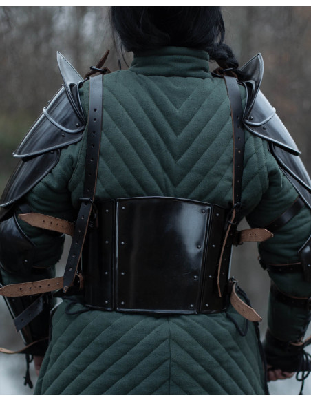 Peitoral medieval em aço enegrecido...