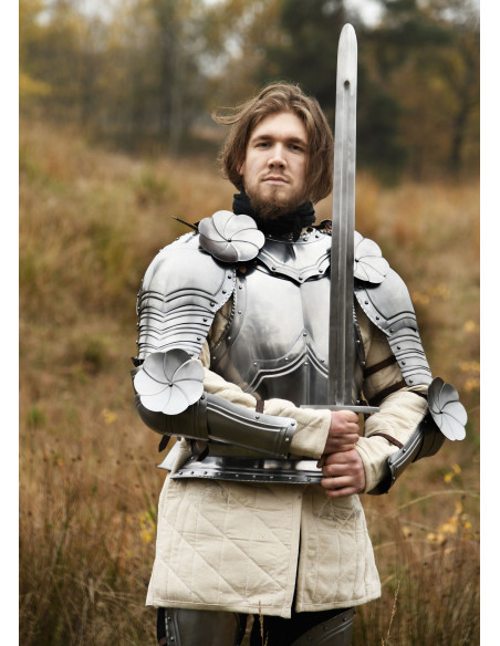 Par de ombreiras góticas em aço de...