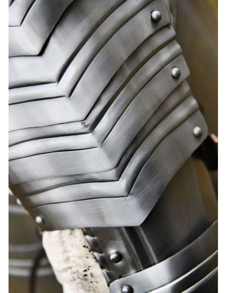 Par de ombreiras góticas em aço de...