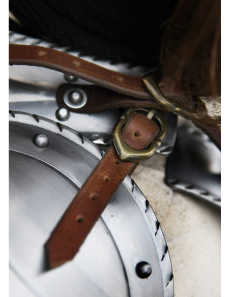 Par de ombreiras góticas em aço de...