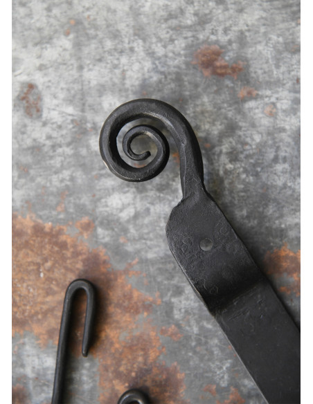 Cabide medieval com ganchos removíveis