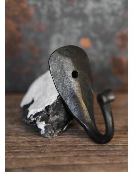 Gancho de parede medieval forjado à mão