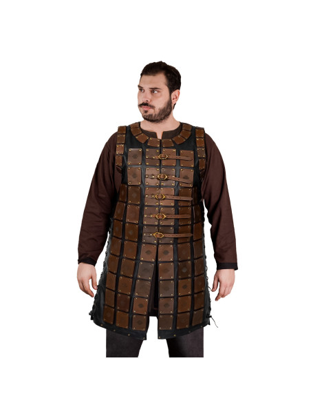 Armadura de couro com desenho em...