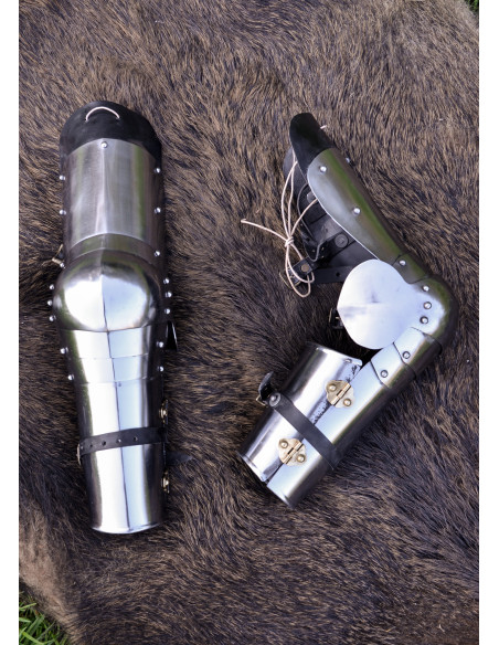 Par de braçadeiras de aço medievais...