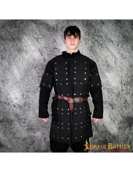 Brigandine preto com placas de metal...
