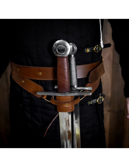 Cinto de couro marrom estilo medieval...