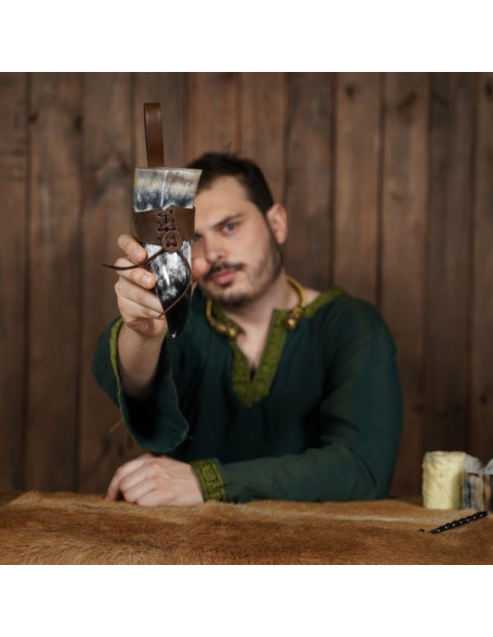 Buzina viking com baldric de couro