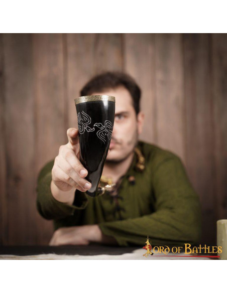 Modelo de chifre de bebida Viking...