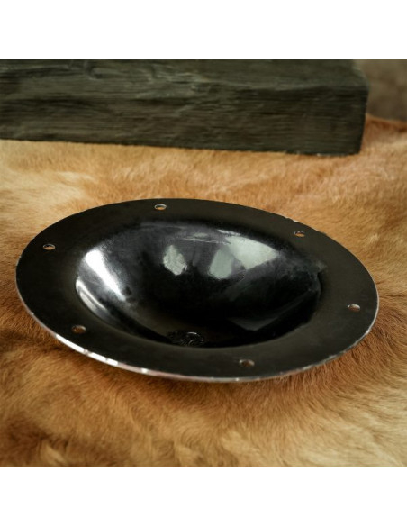 Umbo medieval de aço feito à mão para...