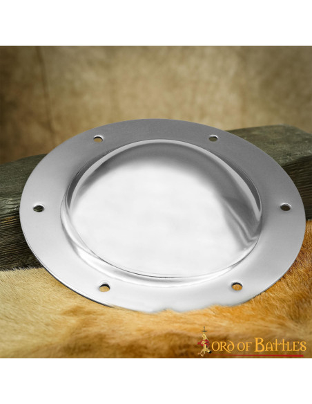 Umbo medieval de aço feito à mão para...