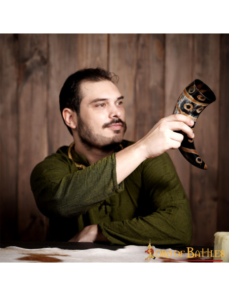 Chifre Viking decorado pronto para...