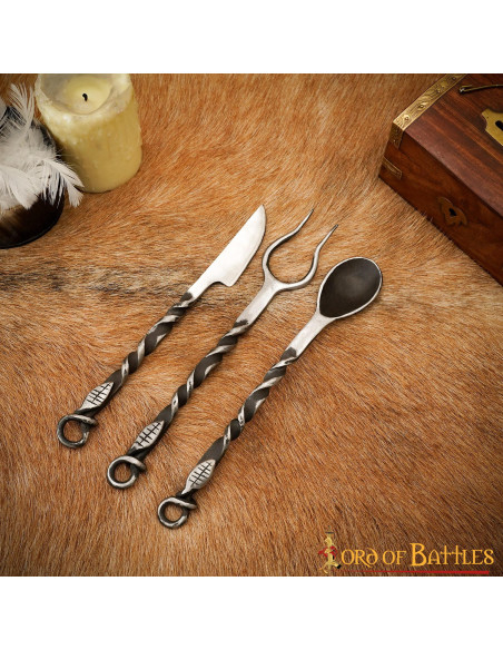 Conjunto de talheres medievais,...