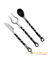 Conjunto de talheres medievais, garfo, faca e colher