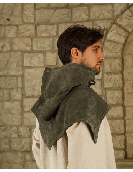 Modelo Gugel Folke em camurça...