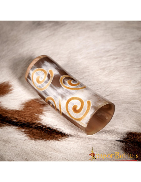 Navio viking em chifre de boi