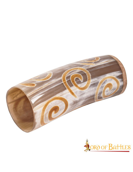 Navio viking em chifre de boi