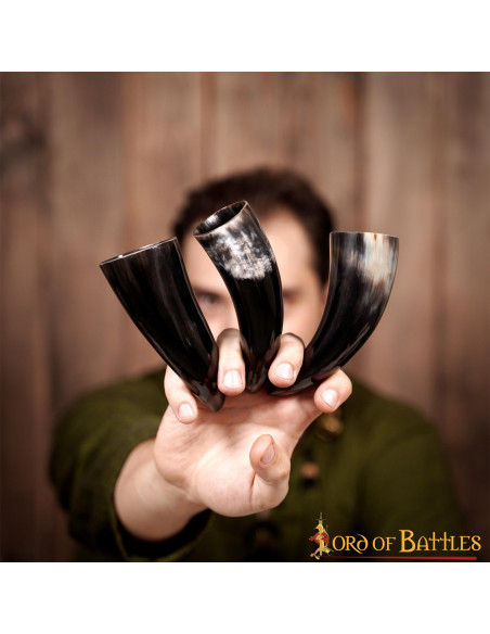 Conjunto de 3 chifres de boi Viking...
