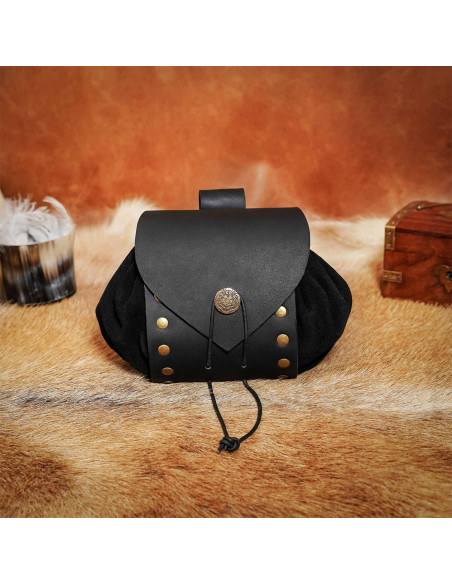 Em uma bolsa de cintura medieval...