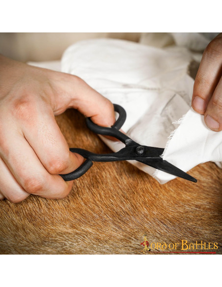 Tesoura medieval funcional em ferro...