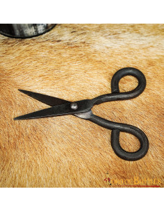 Tesoura medieval funcional em ferro forjado 2