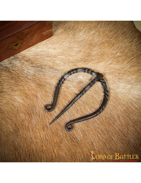 Fecho de fíbula para manto em ferro...