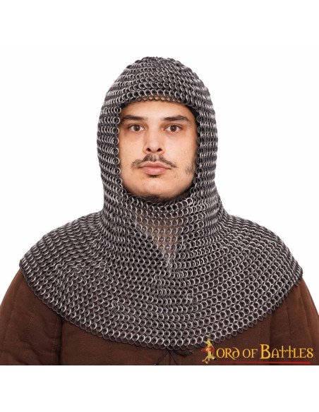 Touca medieval com anéis de alumínio