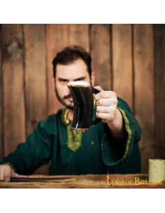 Caneca Viking em couro de boi e acabamento em latão 2