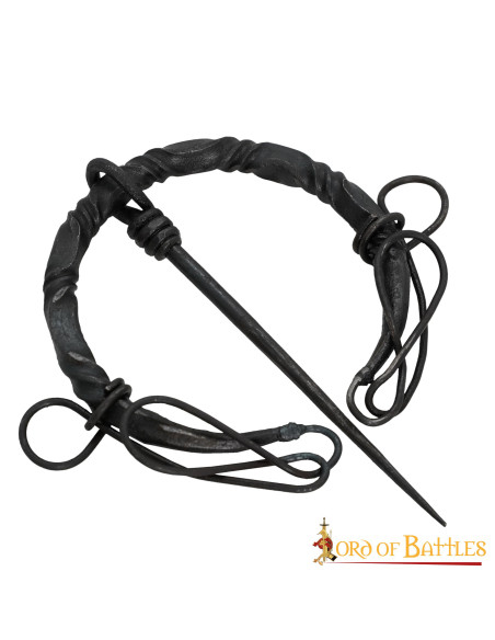 Fíbula celta em ferro forjado com nós