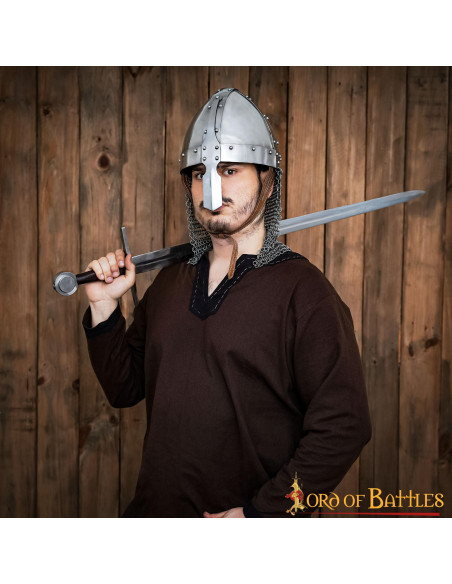 Capacete normando com nasal e cota de...