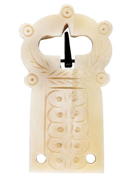 Fivela de cinto feita de osso