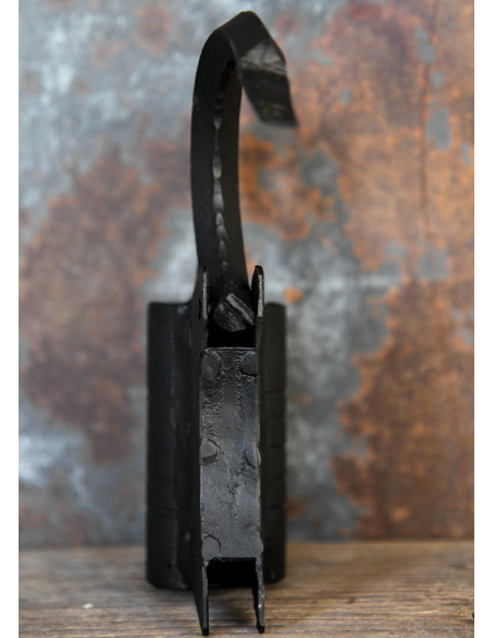 Cadeado medieval em ferro forjado...