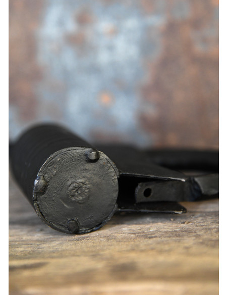 Cadeado medieval em ferro forjado...