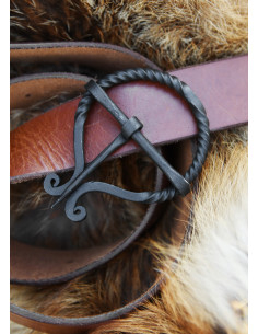 Fivela de cinto medieval em ferro forjado (9x7,5 cm.) 2