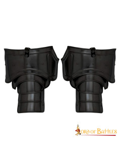 Ombreiras de guerreiro medieval em aço macio, acabamento...