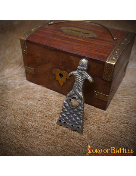 Ponta de cinto de latão medieval...