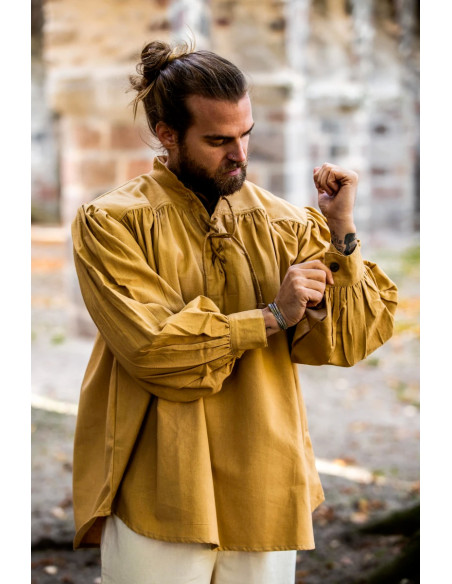 Camisa medieval com atacadores gola...