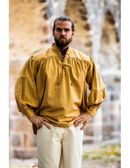 Camisa medieval com atacadores gola...