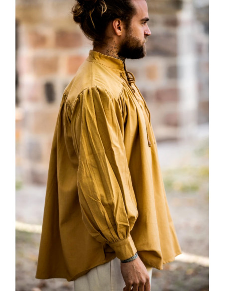 Camisa medieval com atacadores gola...