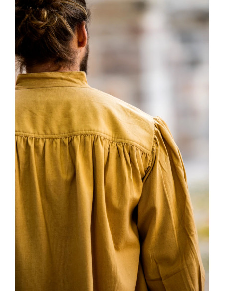 Camisa medieval com atacadores gola...