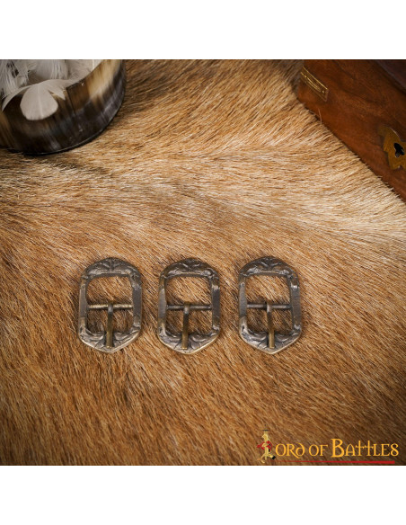 Conjunto de 3 fivelas medievais em...