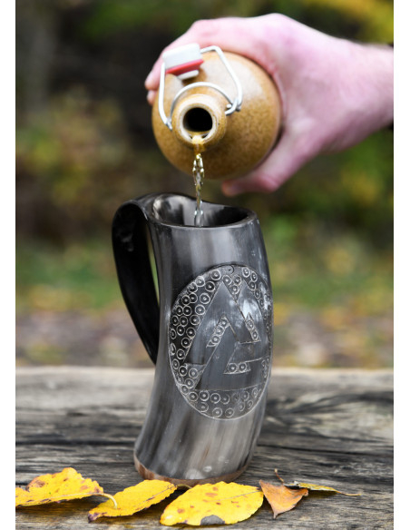 Jarro de chifre Viking Valknut número...